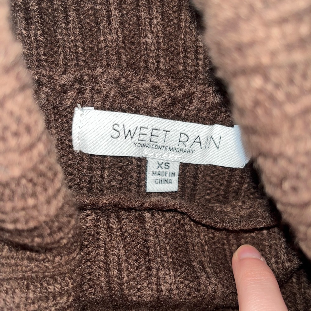 Cropped turtle neck sweater - Picture 3 of 3